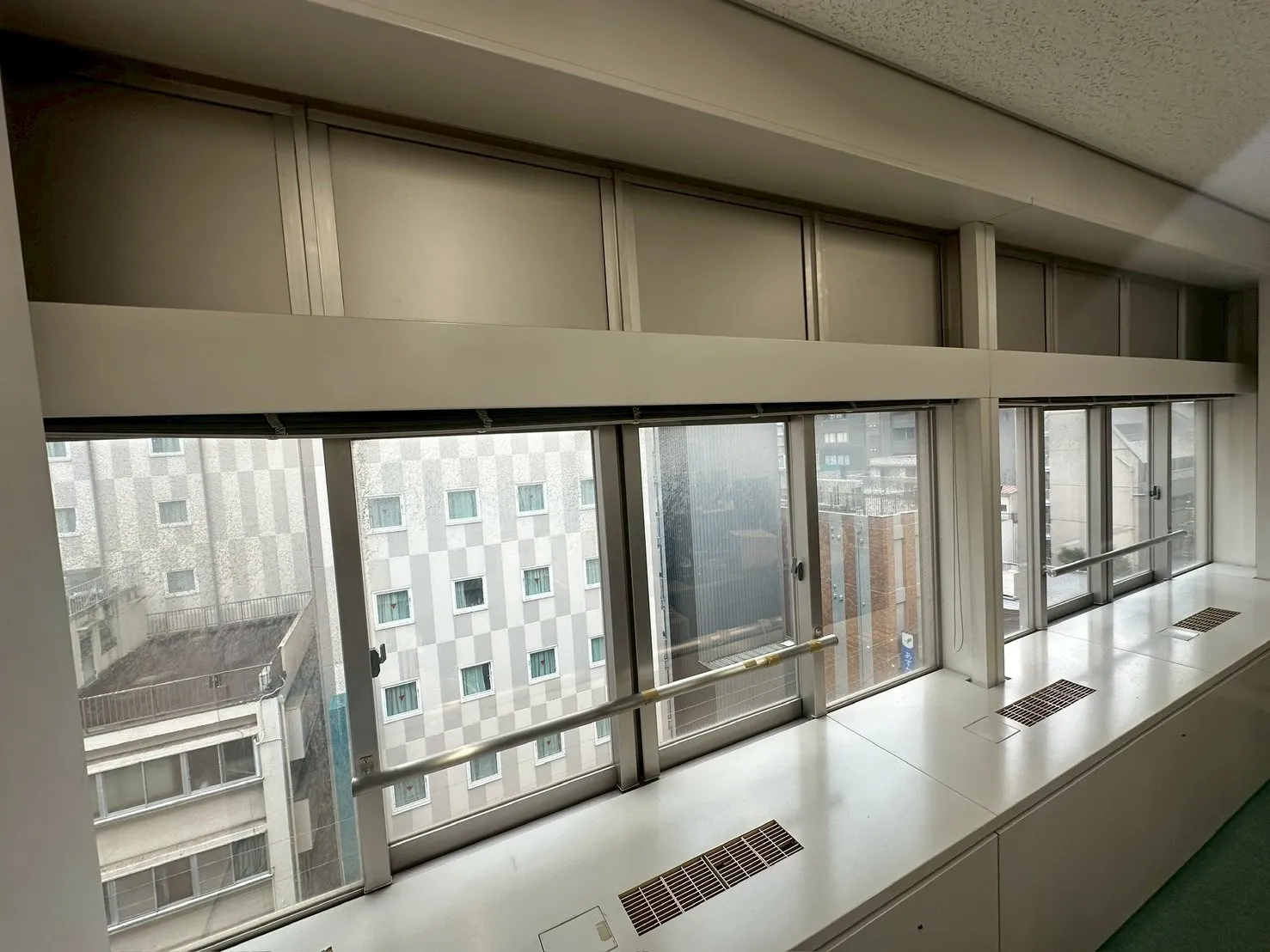 ハローワーク墨田区/透明遮熱フィルム